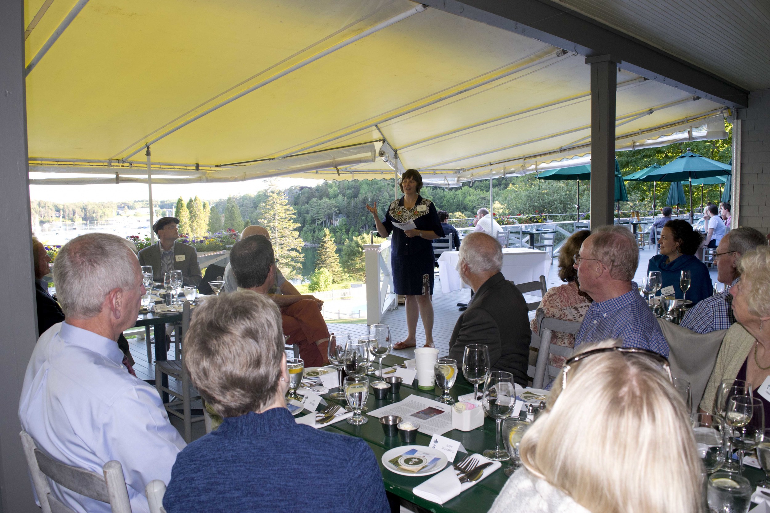 Florence sharing a story about a farming family who work with us in Panama