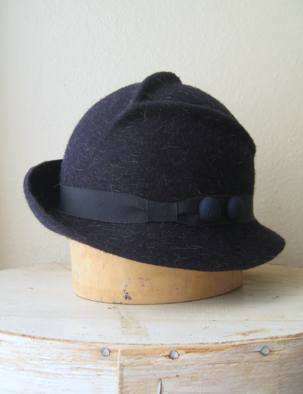 'Femme Noir' Hat
