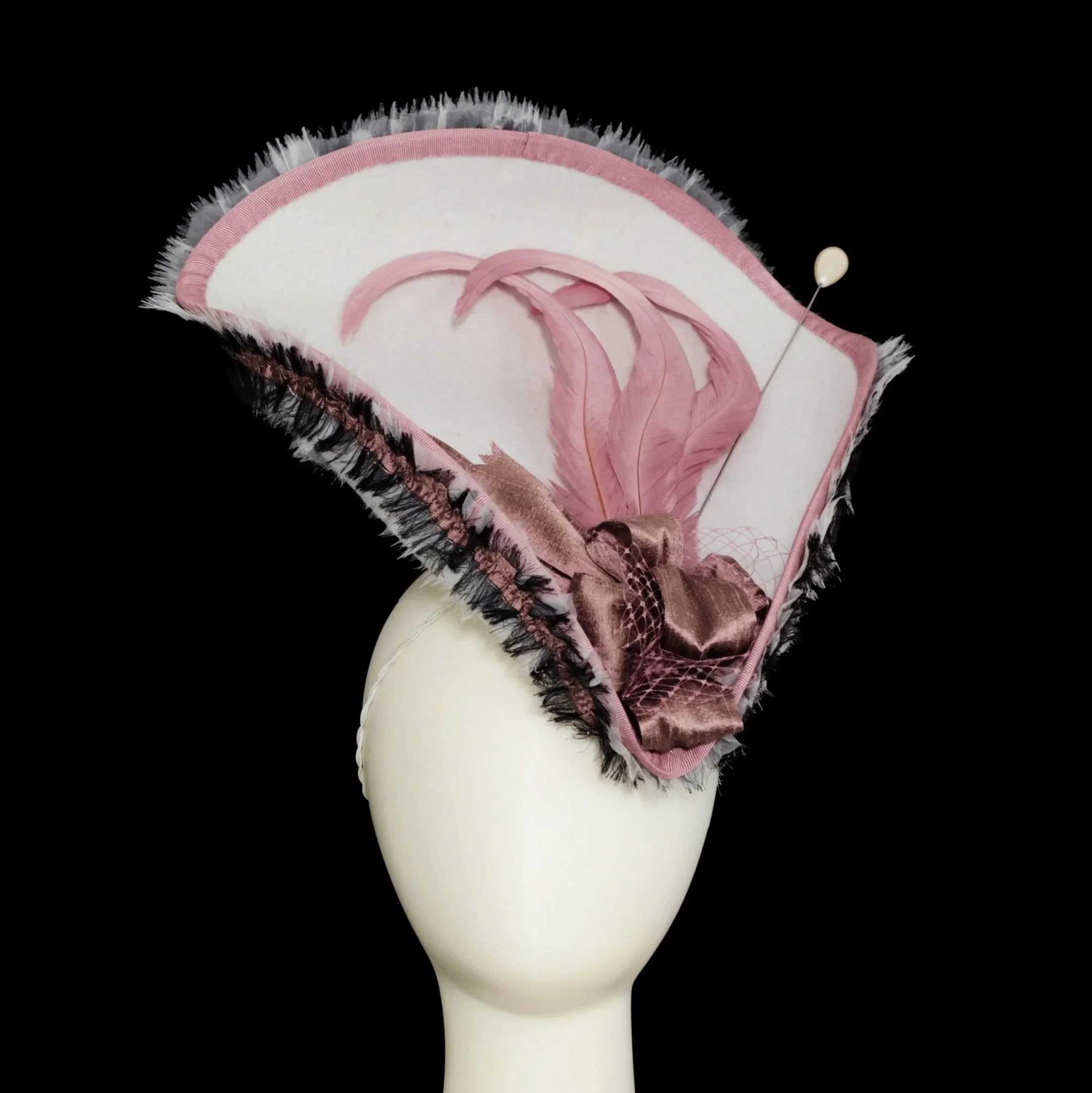 "Tricorne Moderne"