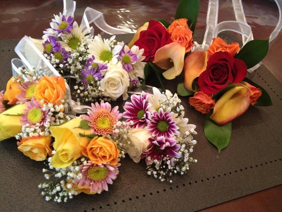 corsages: roses, mums & calla lilies