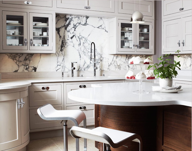 classic_kitchen_marble_slab_backsplash3.png