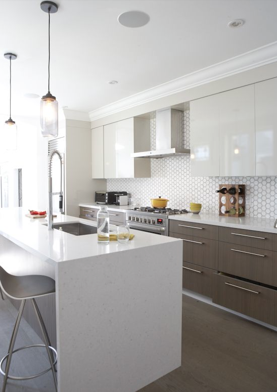 kitchen-w-mod-tile.png