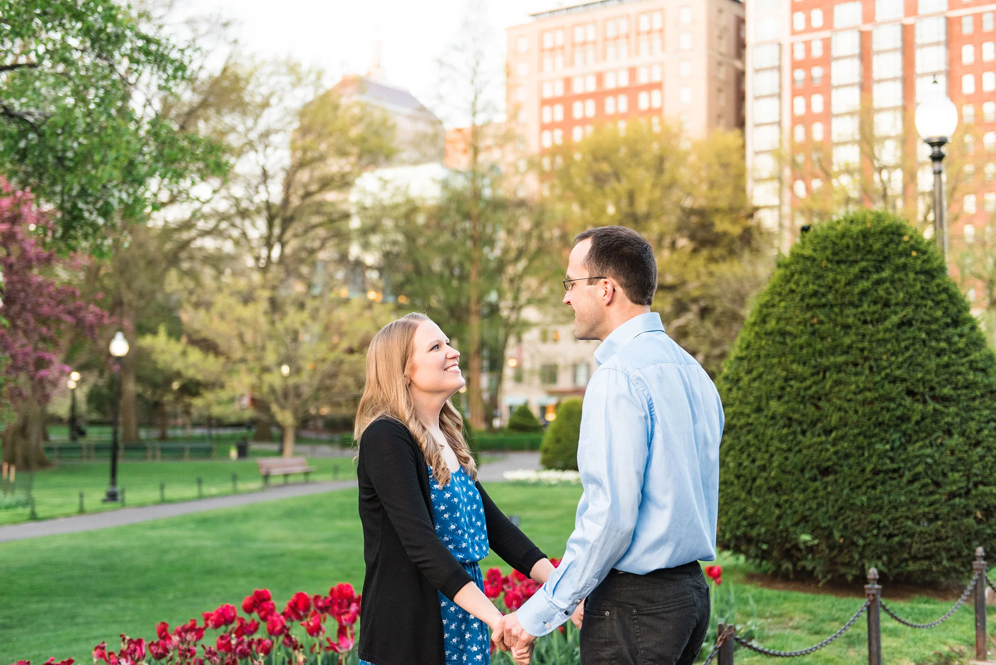 Classic + Modern Boston Public Garden, Beacon Hill, and Downtown Coffee Shop Sunrise Engagement Session | Jessica and Thomas | Lorna Stell | Photographer | Boston MA