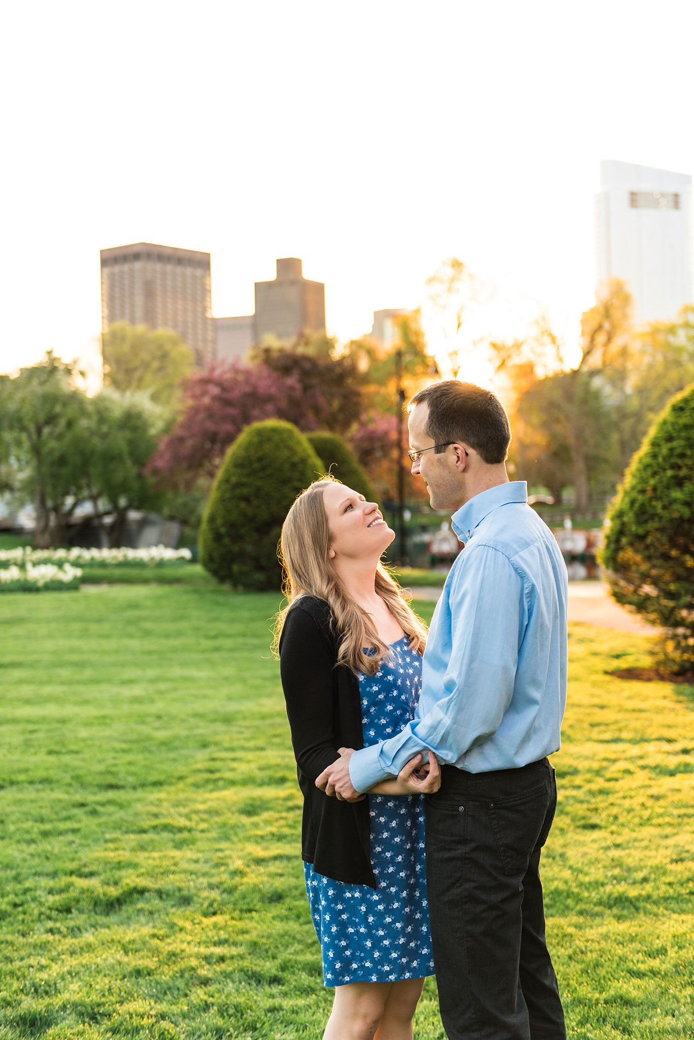 Classic + Modern Boston Public Garden, Beacon Hill, and Downtown Coffee Shop Sunrise Engagement Session | Jessica and Thomas | Lorna Stell | Photographer | Boston MA