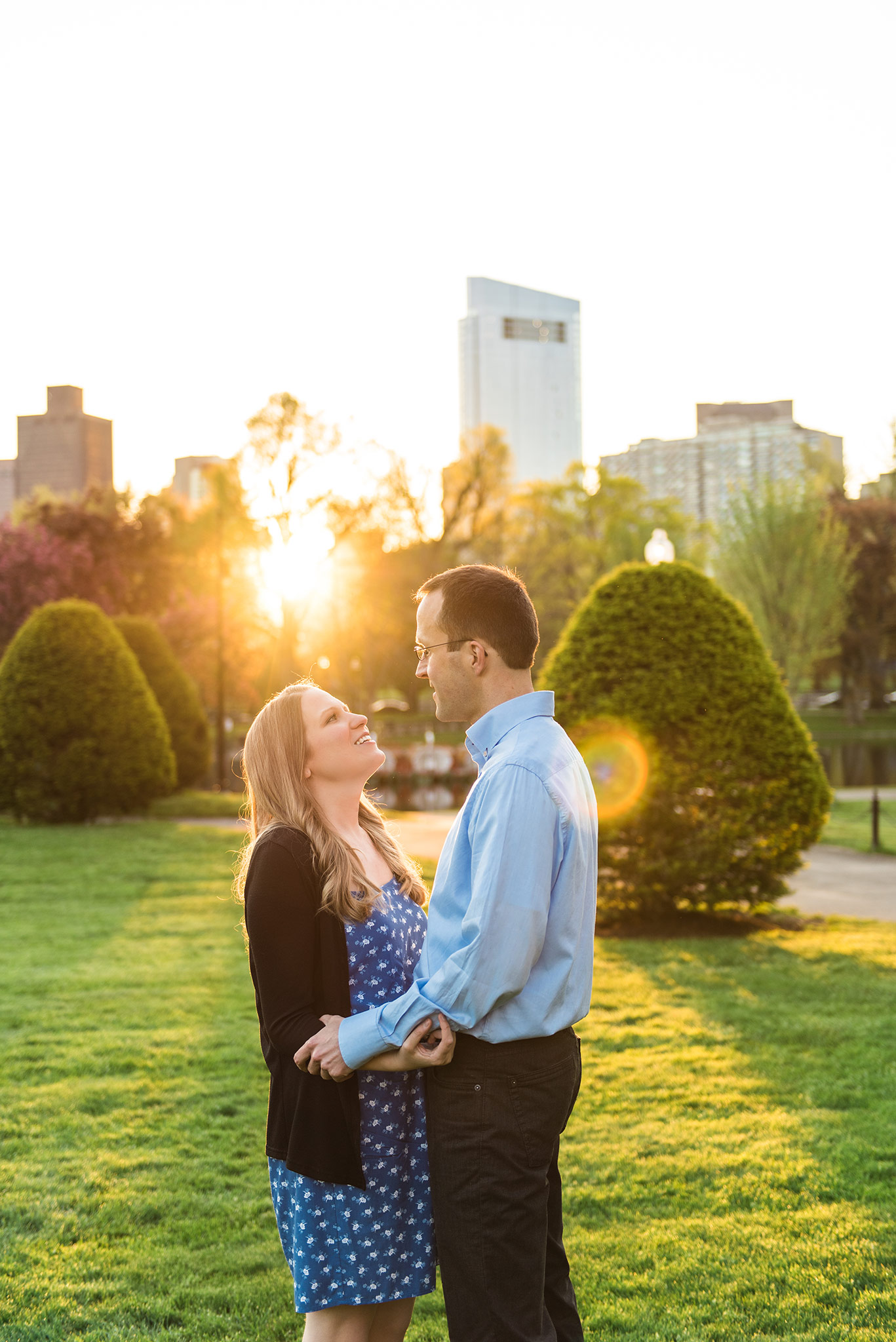 Classic + Modern Boston Public Garden, Beacon Hill, and Downtown Coffee Shop Sunrise Engagement Session | Jessica and Thomas | Lorna Stell | Photographer | Boston MA