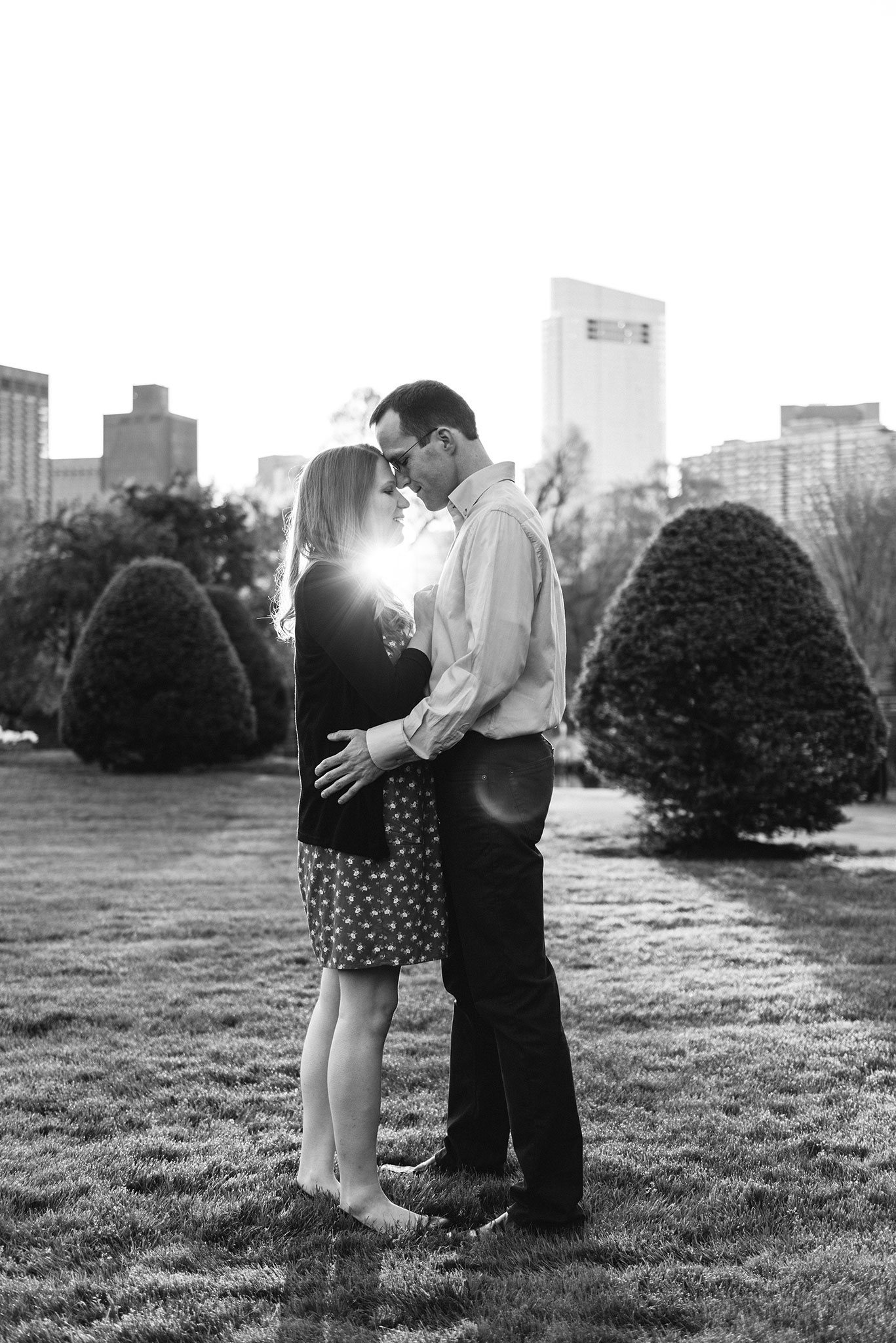 Classic + Modern Boston Public Garden, Beacon Hill, and Downtown Coffee Shop Sunrise Engagement Session | Jessica and Thomas | Lorna Stell | Photographer | Boston MA