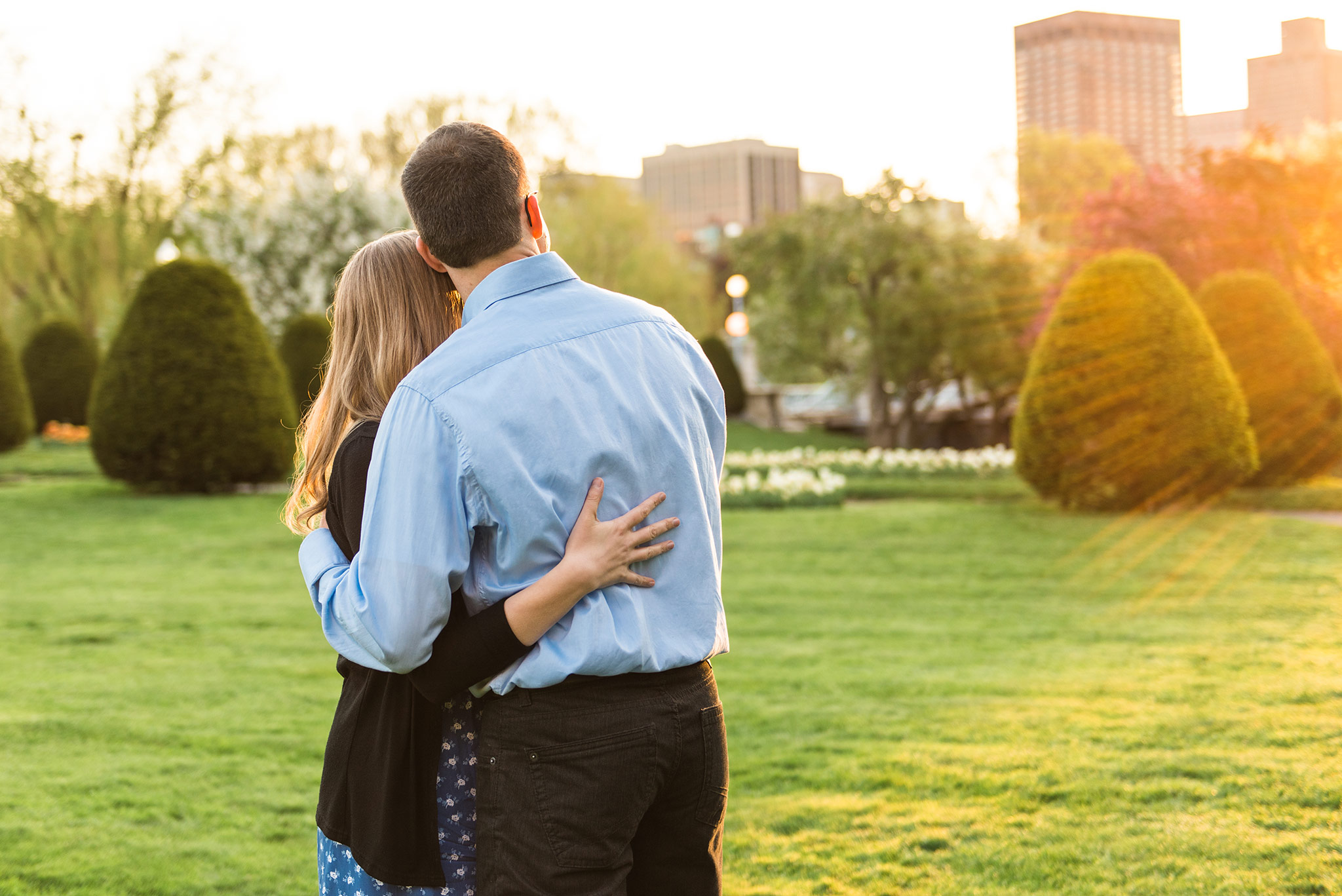 Classic + Modern Boston Public Garden, Beacon Hill, and Downtown Coffee Shop Sunrise Engagement Session | Jessica and Thomas | Lorna Stell | Photographer | Boston MA