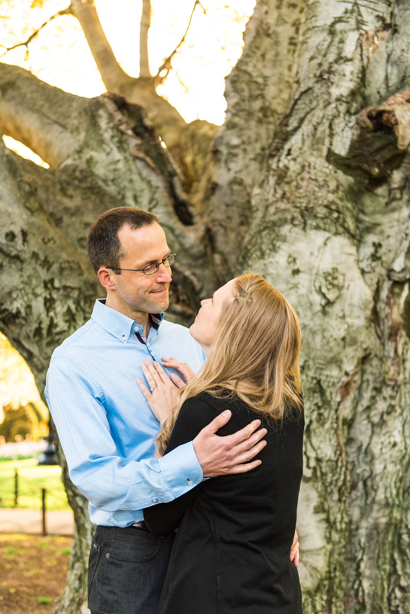 Classic + Modern Boston Public Garden, Beacon Hill, and Downtown Coffee Shop Sunrise Engagement Session | Jessica and Thomas | Lorna Stell | Photographer | Boston MA