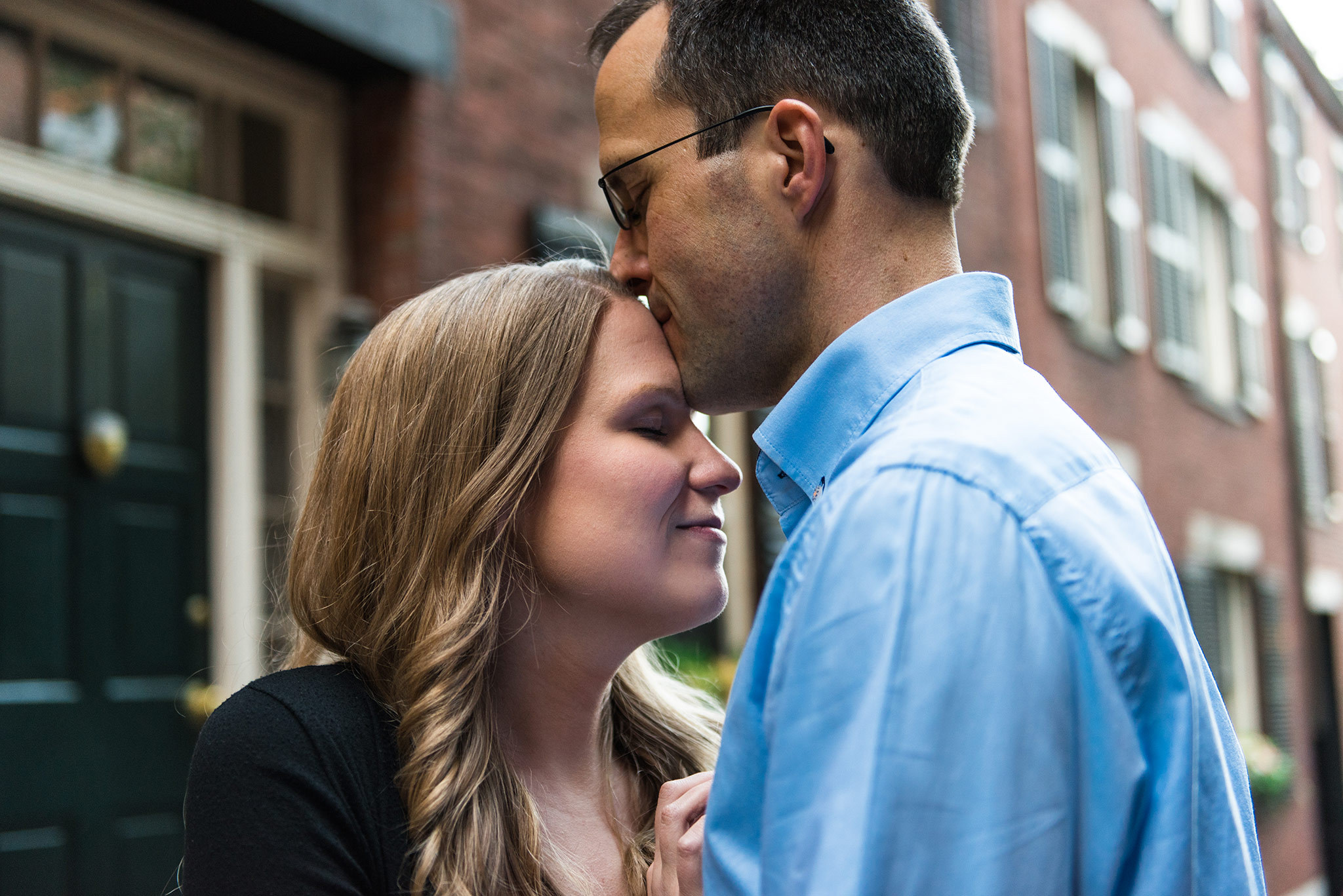 Classic + Modern Boston Public Garden, Beacon Hill, and Downtown Coffee Shop Sunrise Engagement Session | Jessica and Thomas | Lorna Stell | Photographer | Boston MA