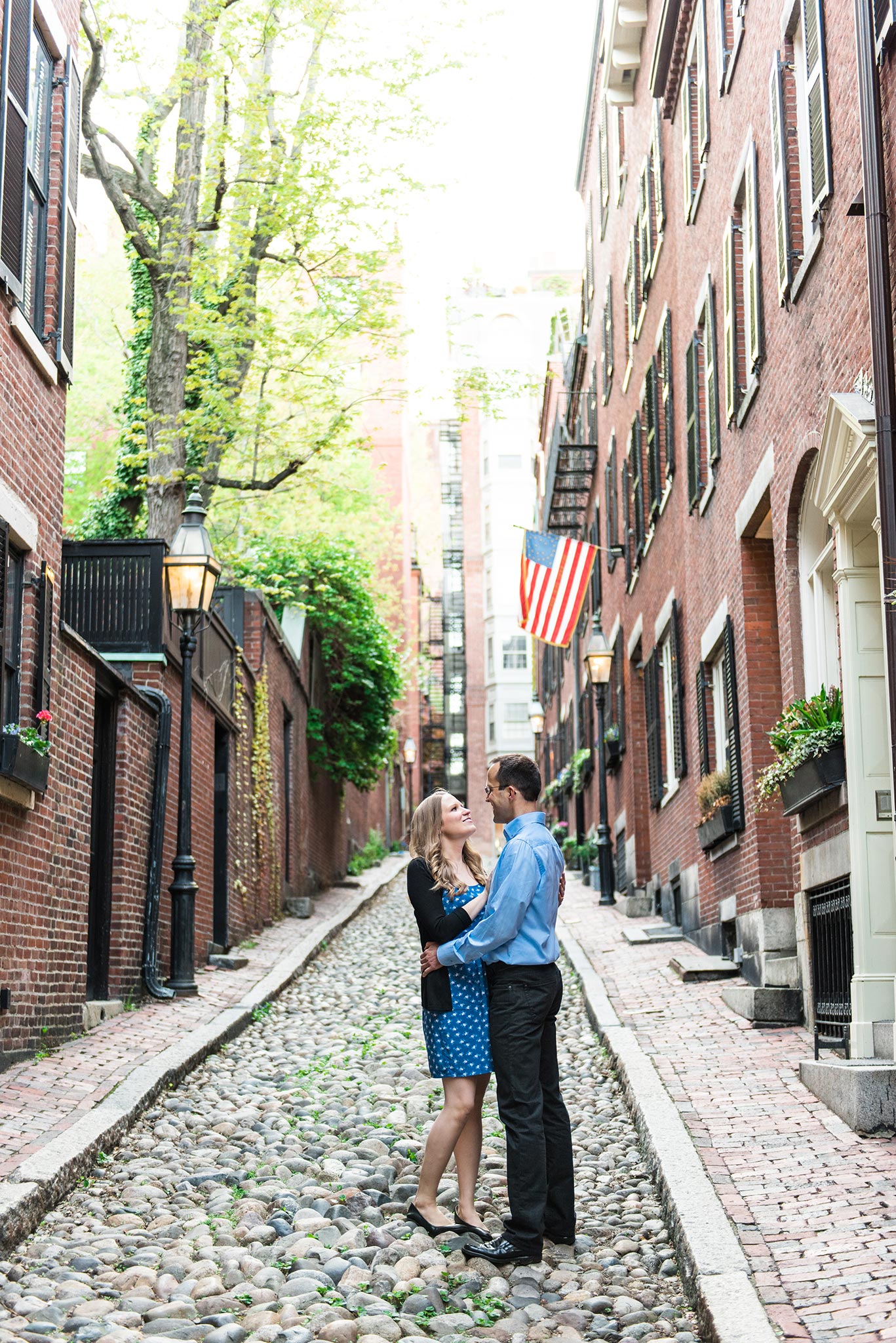 Classic + Modern Boston Public Garden, Beacon Hill, and Downtown Coffee Shop Sunrise Engagement Session | Jessica and Thomas | Lorna Stell | Photographer | Boston MA