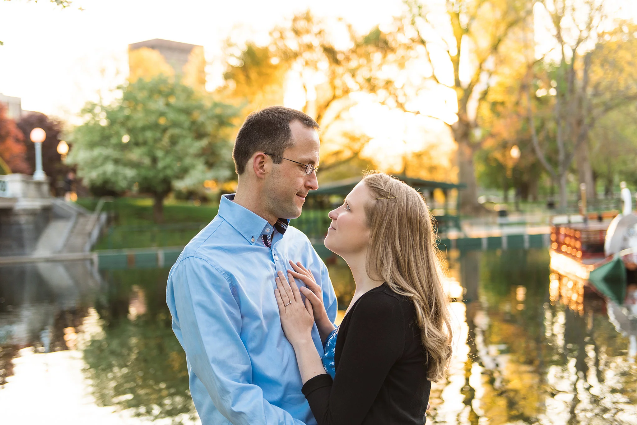 Classic + Modern Boston Public Garden, Beacon Hill, and Downtown Coffee Shop Sunrise Engagement Session | Jessica and Thomas