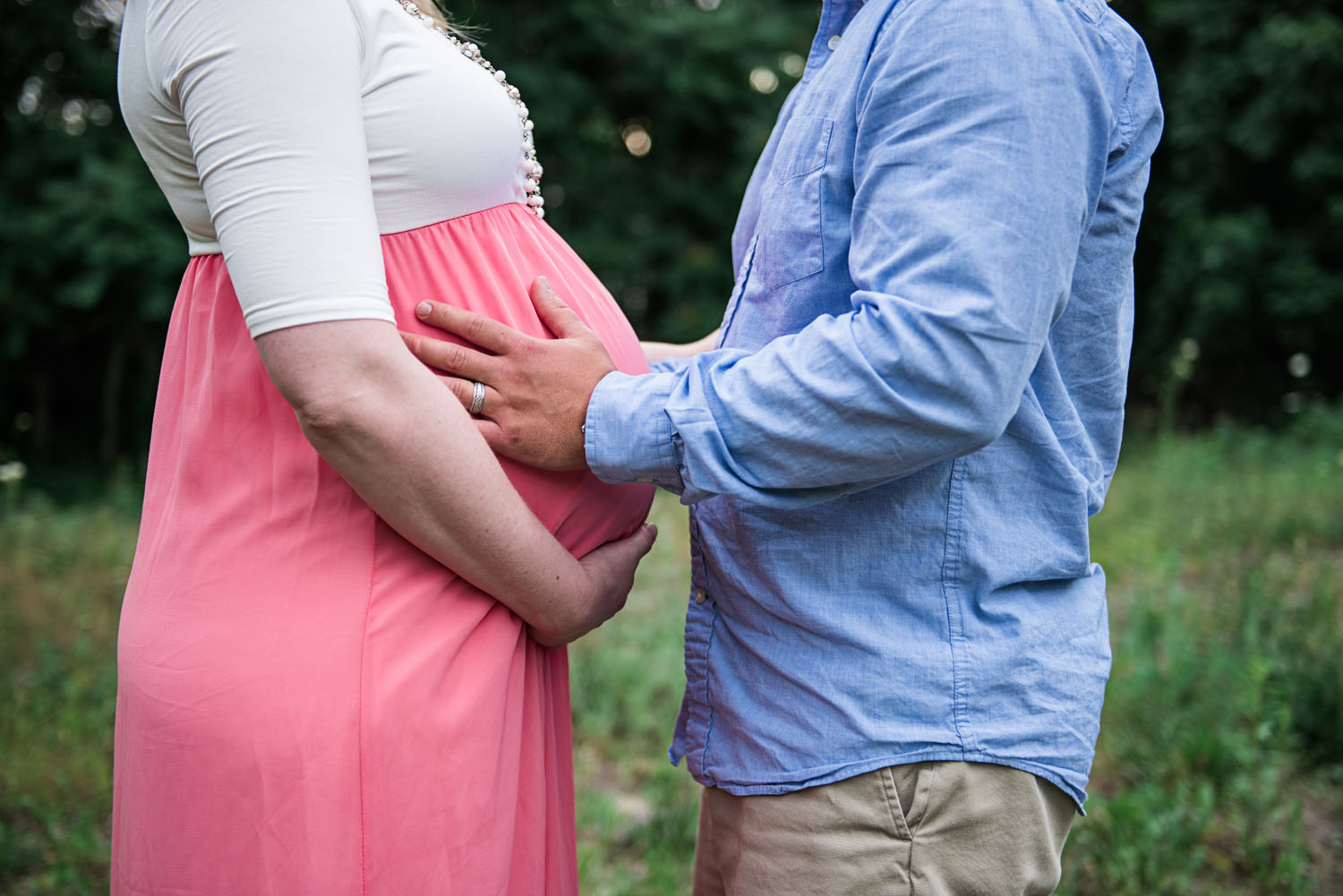 Nick + Kristen | Woodsy Belmont Summer Maternity Session | Boston and New England Portrait Photography | Lorna Stell Photo