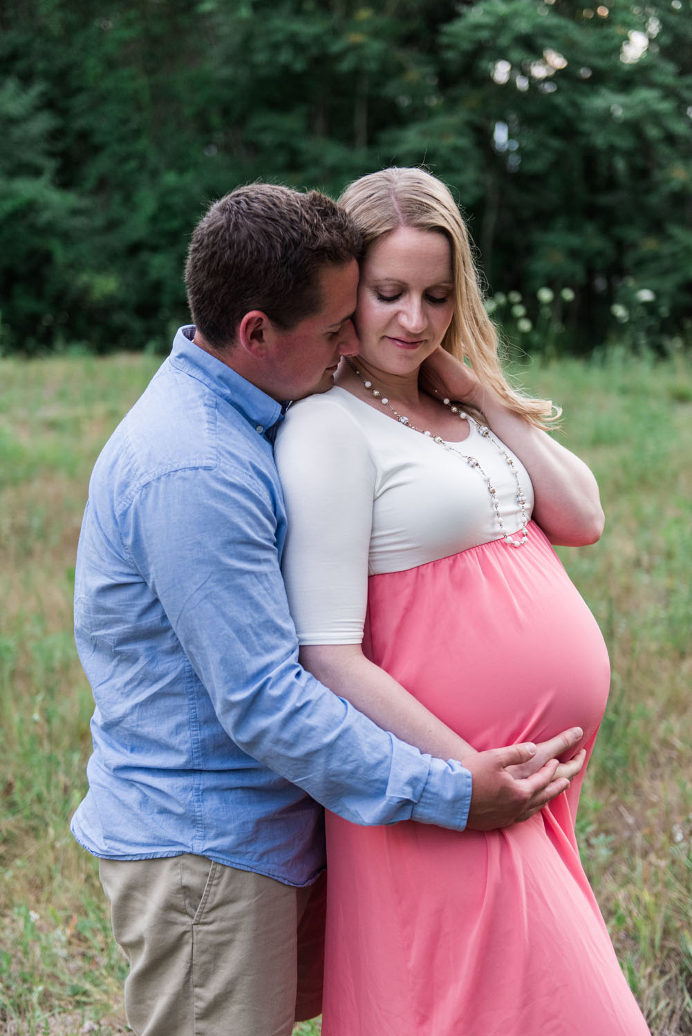 Nick + Kristen | Woodsy Belmont Summer Maternity Session | Boston and New England Portrait Photography | Lorna Stell Photo