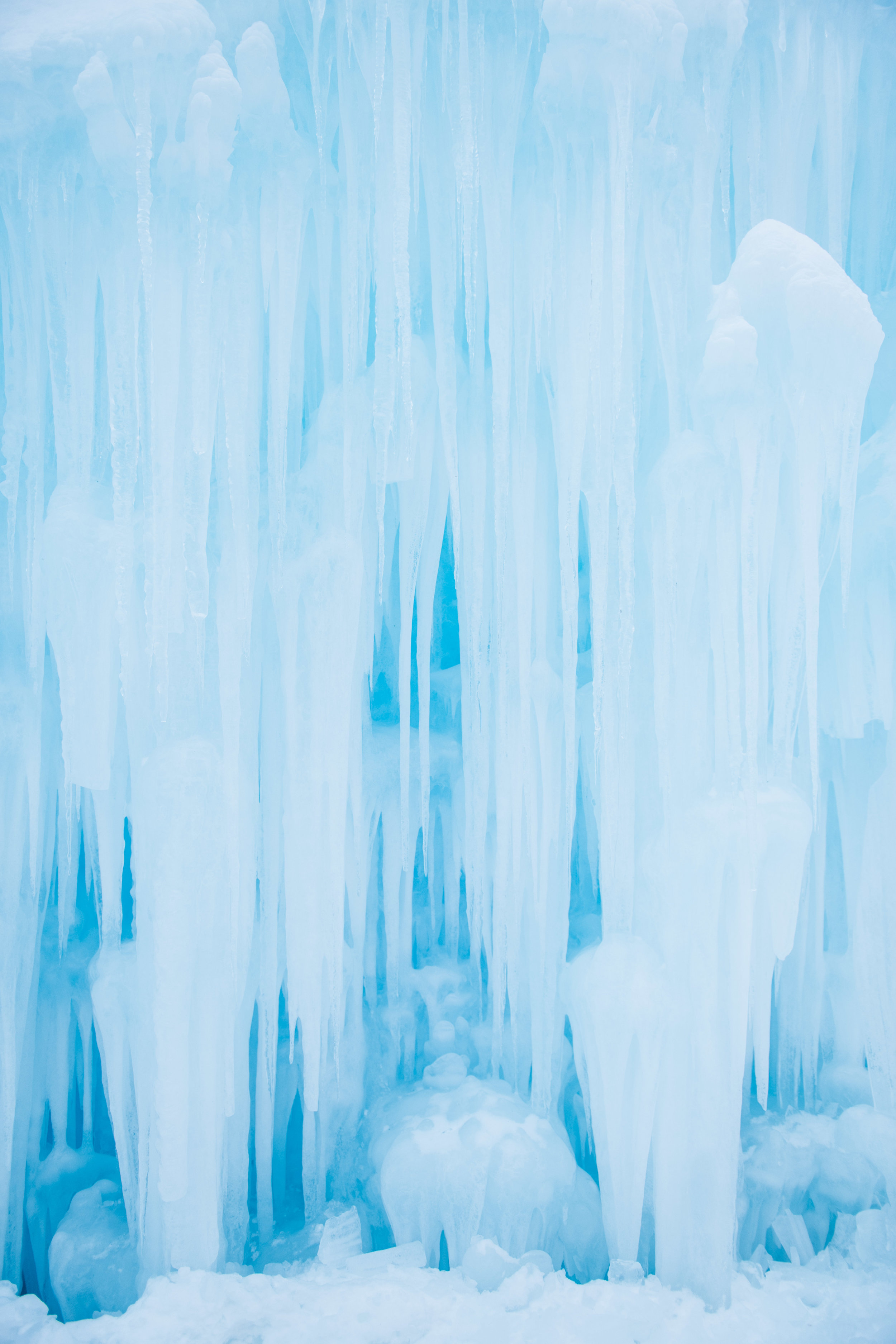 Ice Castles New Hampshire | Boston &amp; New England Adventure Landscape Travel Photography | Lorna Stell Photo