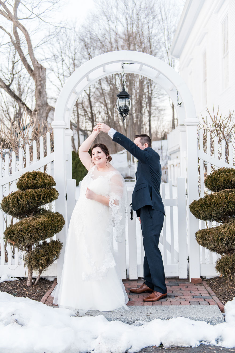 Katelyn + Joe | St. Patrick's Day Topsfield Commons Spring Wedding | Boston and New England Wedding Photography Portraits with Veil | Lorna Stell Photo