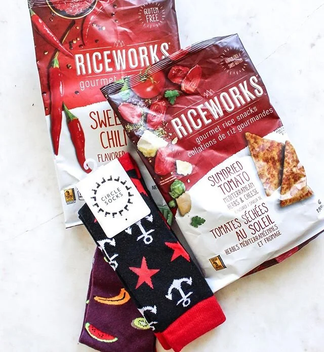 🌶🚨 GIVEAWAY 🚨🌶
Who says you can't match your snacks to your socks?
We've teamed up with our friends at @riceworks_crisps to give away an assortment of Riceworks AND an assortment of @CircleSocks ! 
To enter:
🌶  Follow @CircleSocks &amp; @ricewor