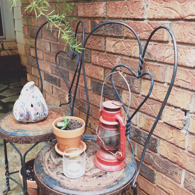 We spent the vast majority of Saturday on the patio. Glorious! I'm itching to add more greenery to our clay pots, and creeping jenny are my favorite! Also scheming to add more twinkle lights, because there is no such thing as too many twinkle lights...