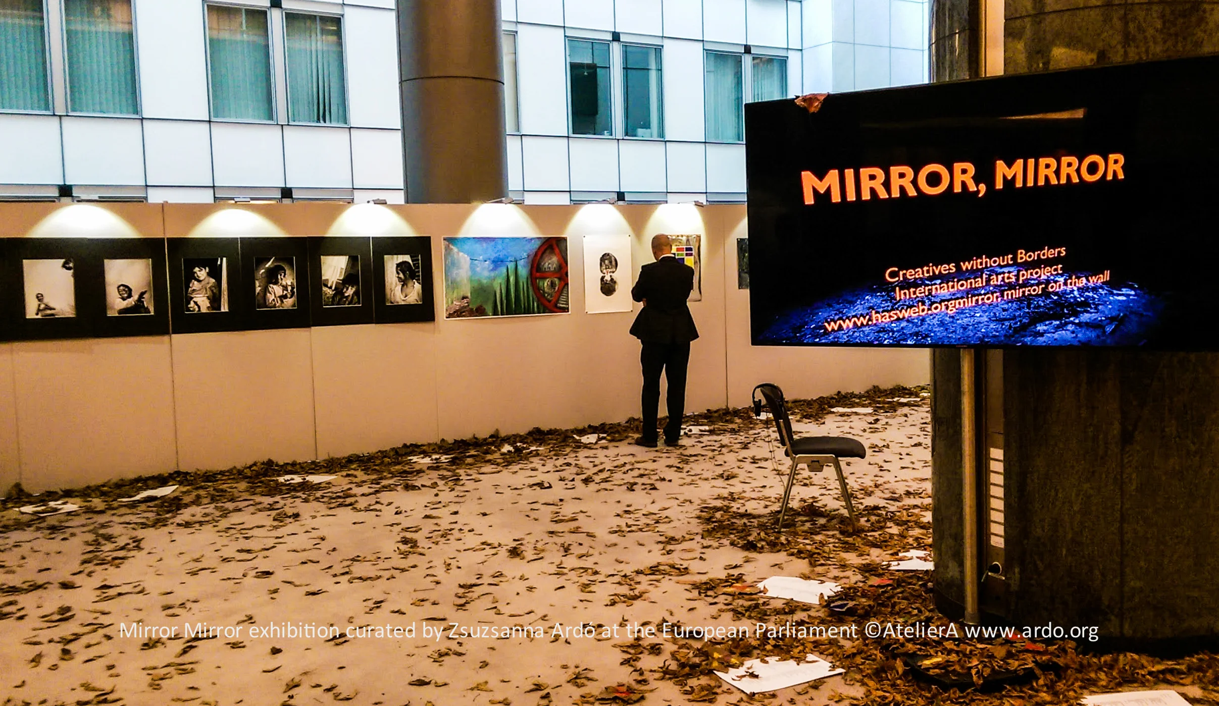 16 EuP Mirror Exhibition with © ardó-24.jpg