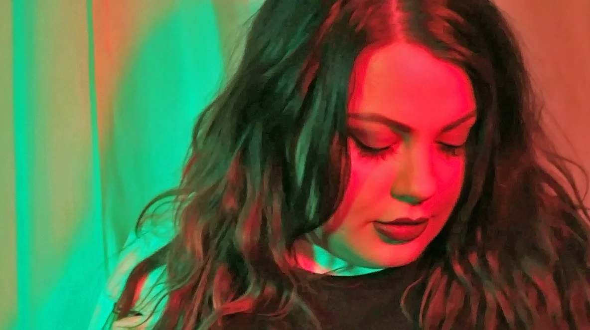 lindsaycandid_gwg.jpg