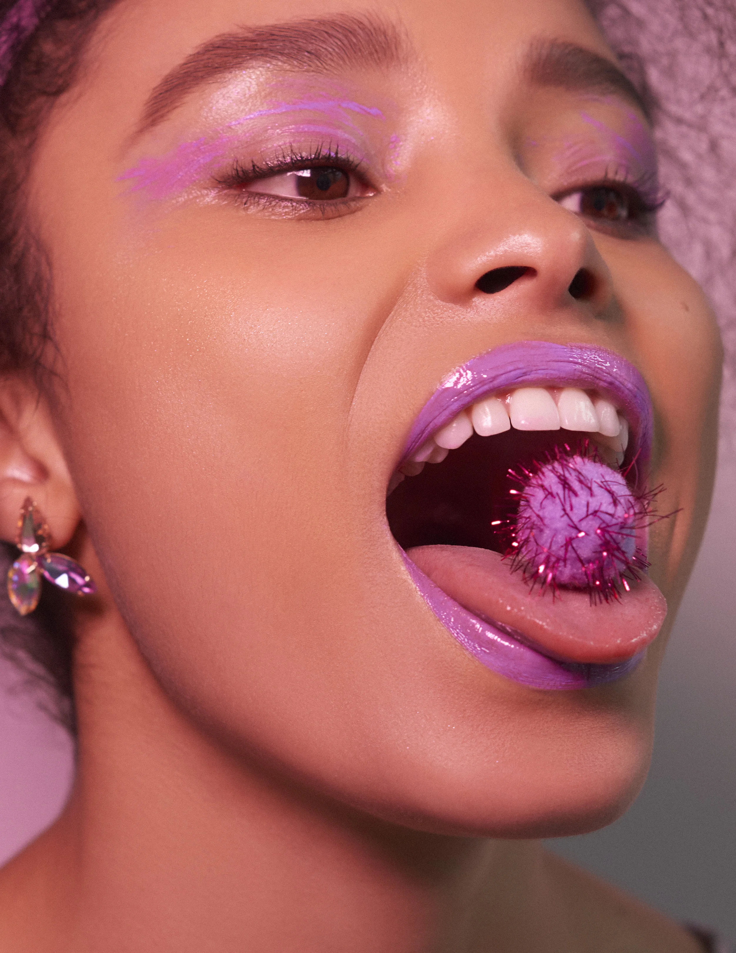LADYGUNN_UltraViolet_06.jpg