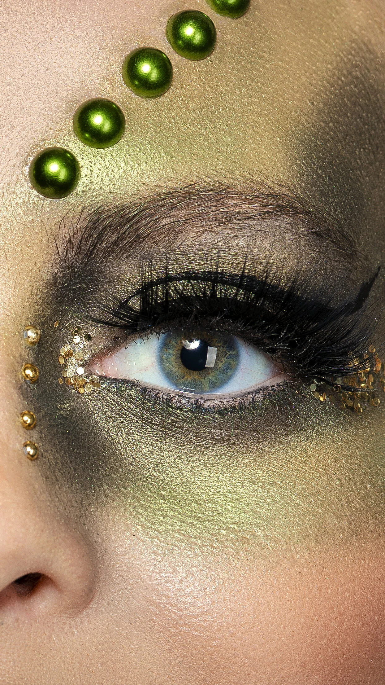 Dark Beauty Shoot w/ Kayla - Cre8ive Design Studio : Beauty Gallery