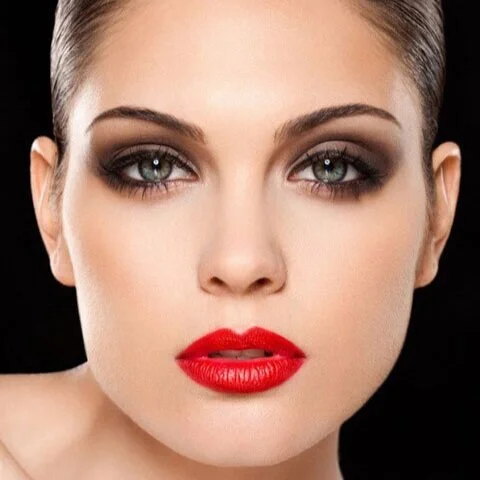 makeup-with-red-lipstick-GOOD.jpg