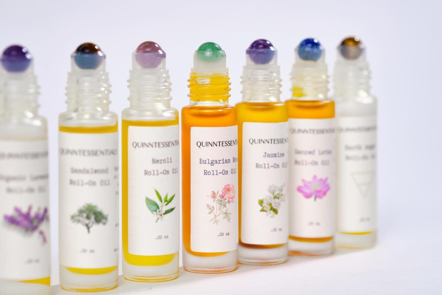 Have you seen these beautiful essential oil roll ons with genuine crystal roller balls? 
They&rsquo;re on sale at quinntessentialsproducts.com 

#organicessences #plantoils #essentialoilrollers #crystalrollers #quinntessentials #aromarollers #neroli 