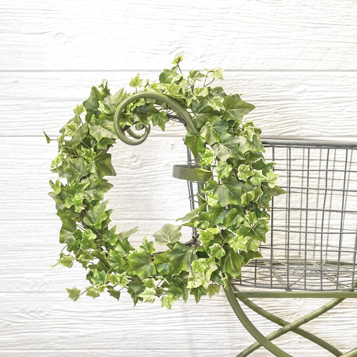CRI-22_Ivy_wreath-G1-8804-pic1-BF114.jpg