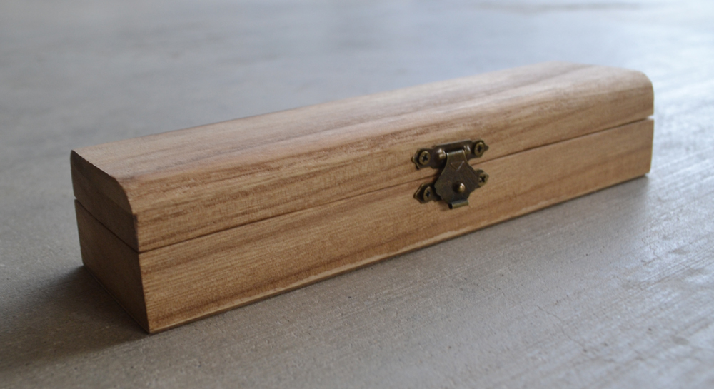 front right angle view of closed dice chest