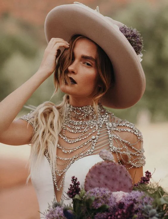Bridal Hats: Avant-Guarde Alternatives 