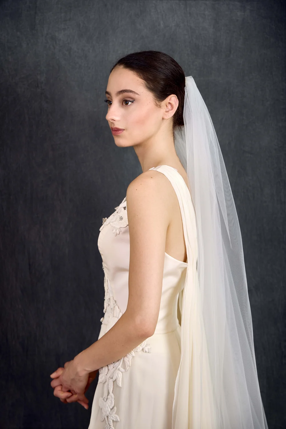 Ivory/White, Tulle Floor Length Bridal Veil 72 display picture 3