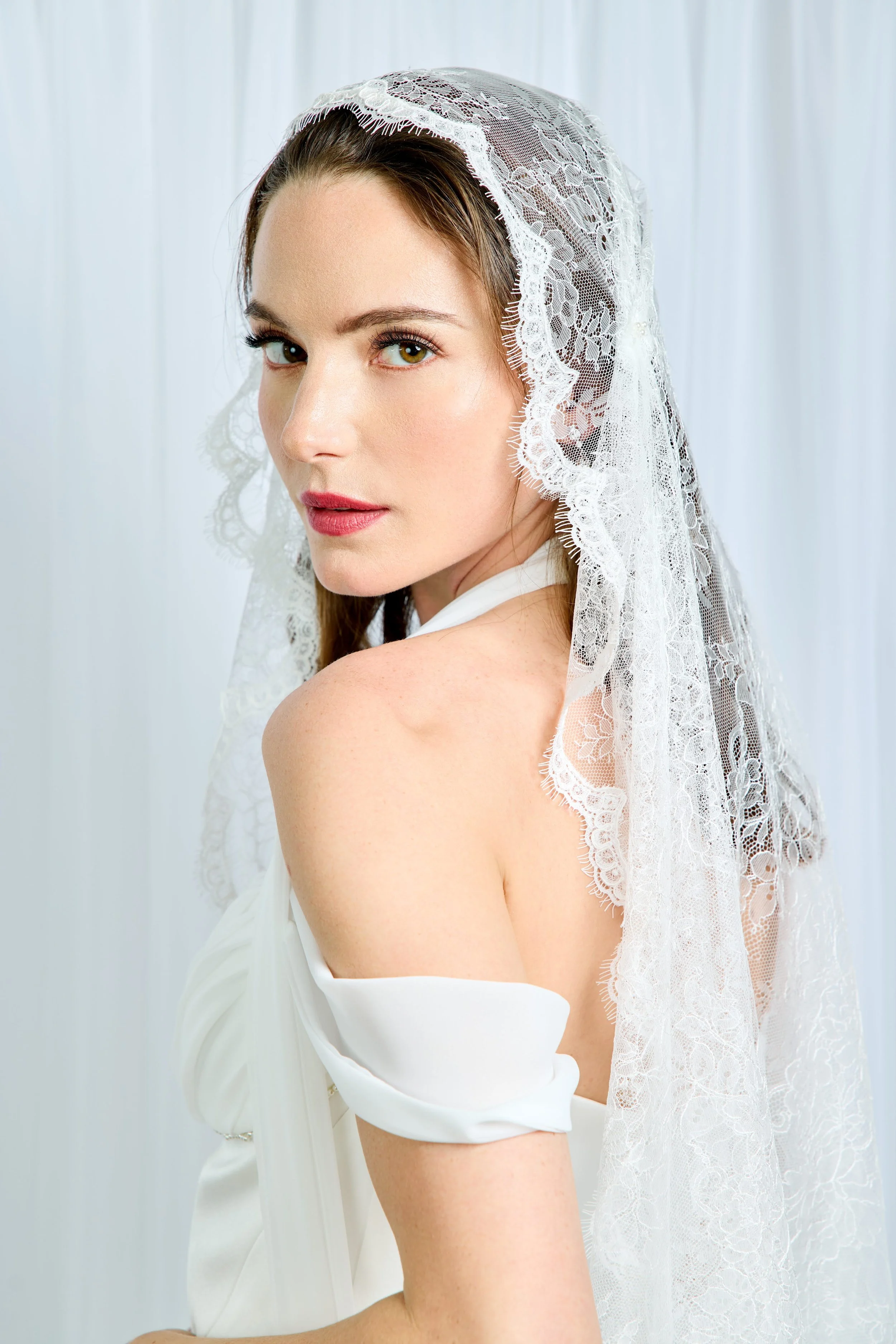 Juliette - Chantilly Lace Cap Veil with Pearls