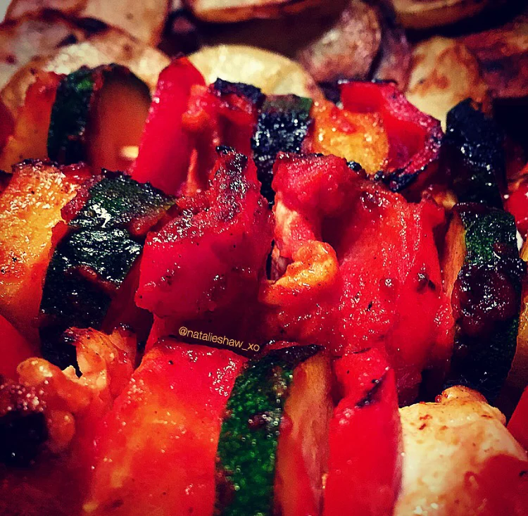 This recipe is gluten/wheat free, dairy/lactose free, soy free, low sugar, low fodmap and fructose friendly. It is also vegetarian if you choose to take out the meat.