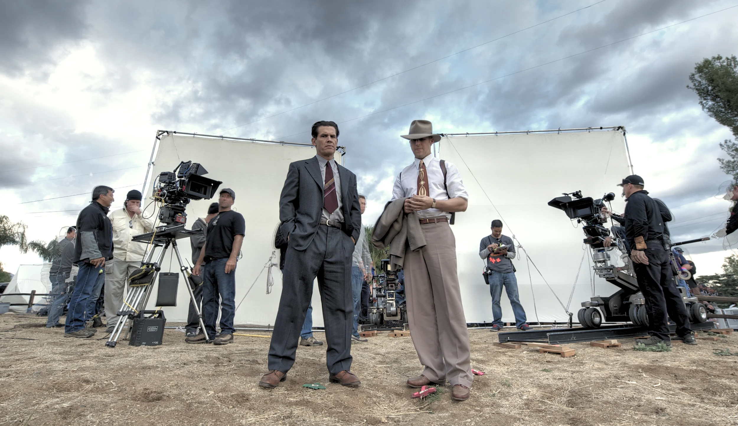 Ryan Gosling and Josh Brolin between takes on Gangster Squad (2013)