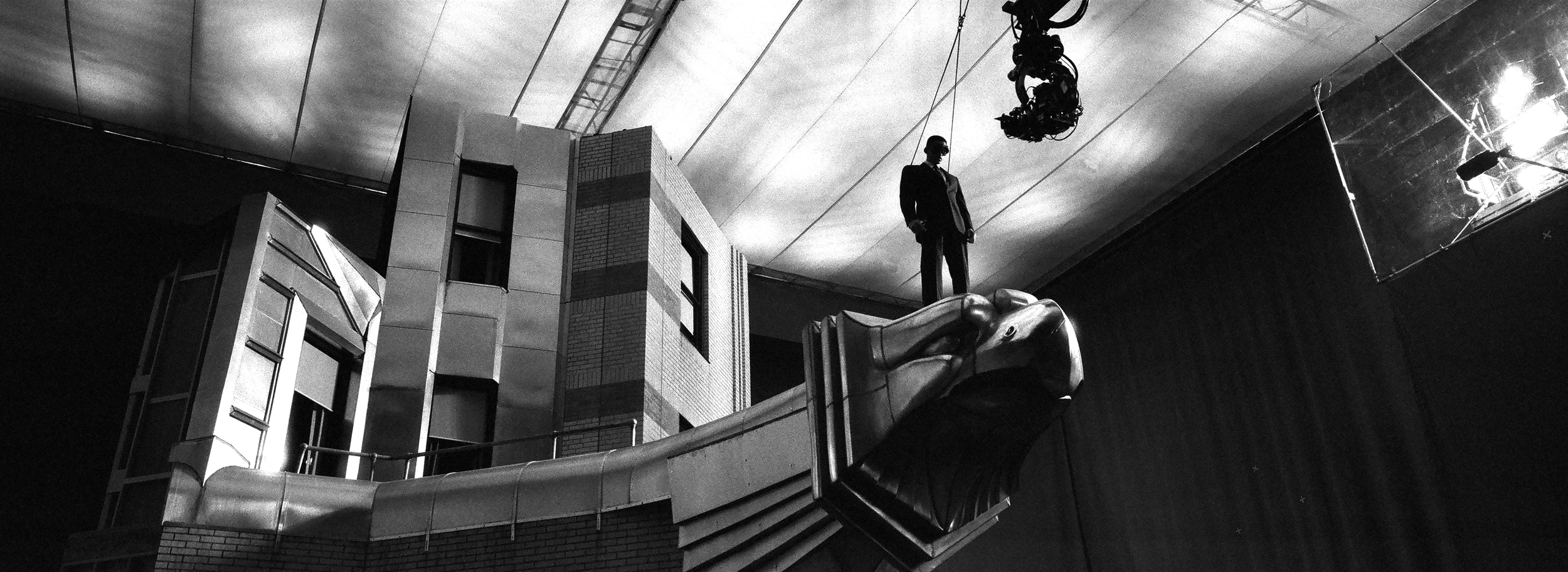 Will Smith readys himself to jump on the set of Men in Black 3 (2012)