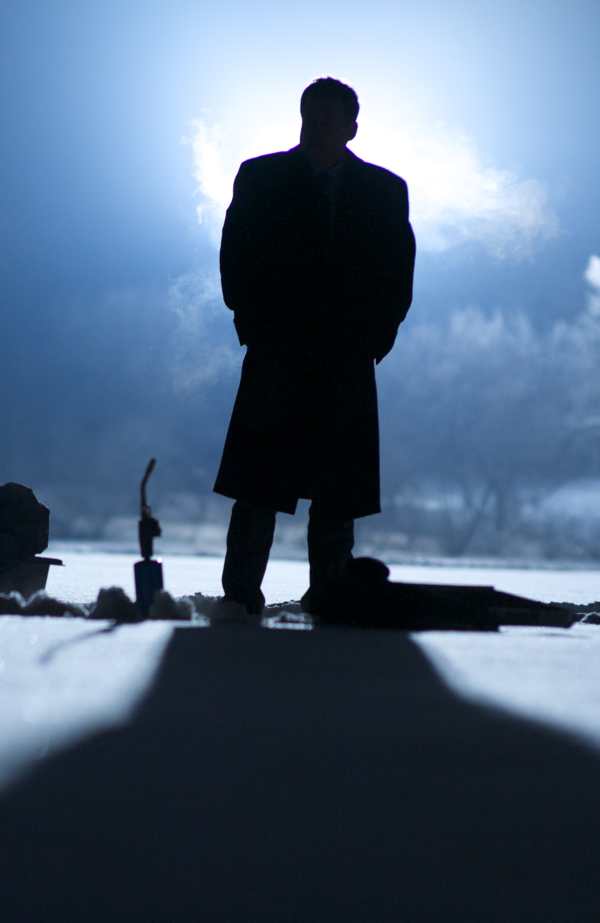Greg Kinnear as Mickey Prohaska standing in the cold in Thin Ice (2012)