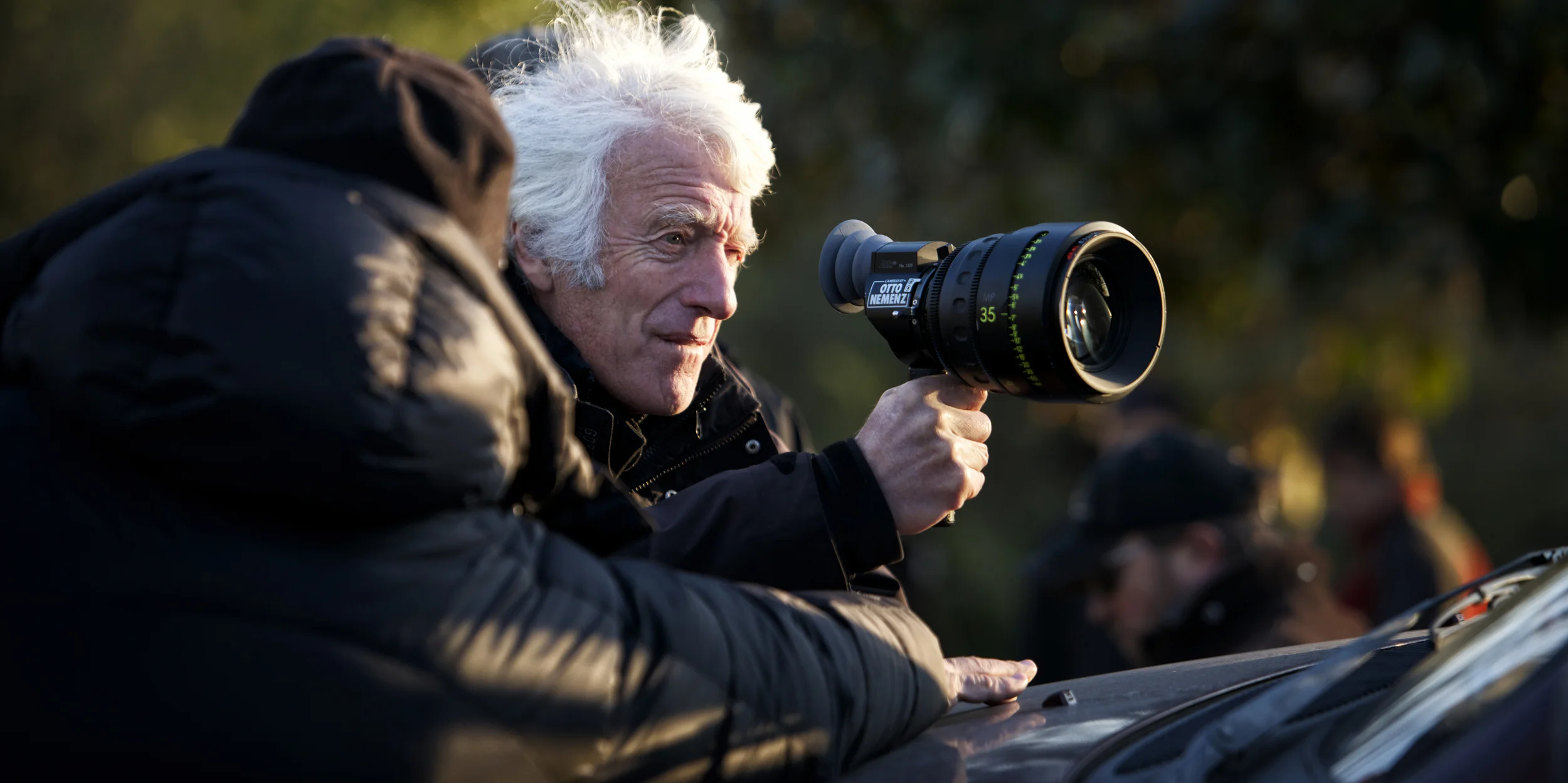 Director of Photography Roger Deakins finds the shot on the set of Prisoners (2013)