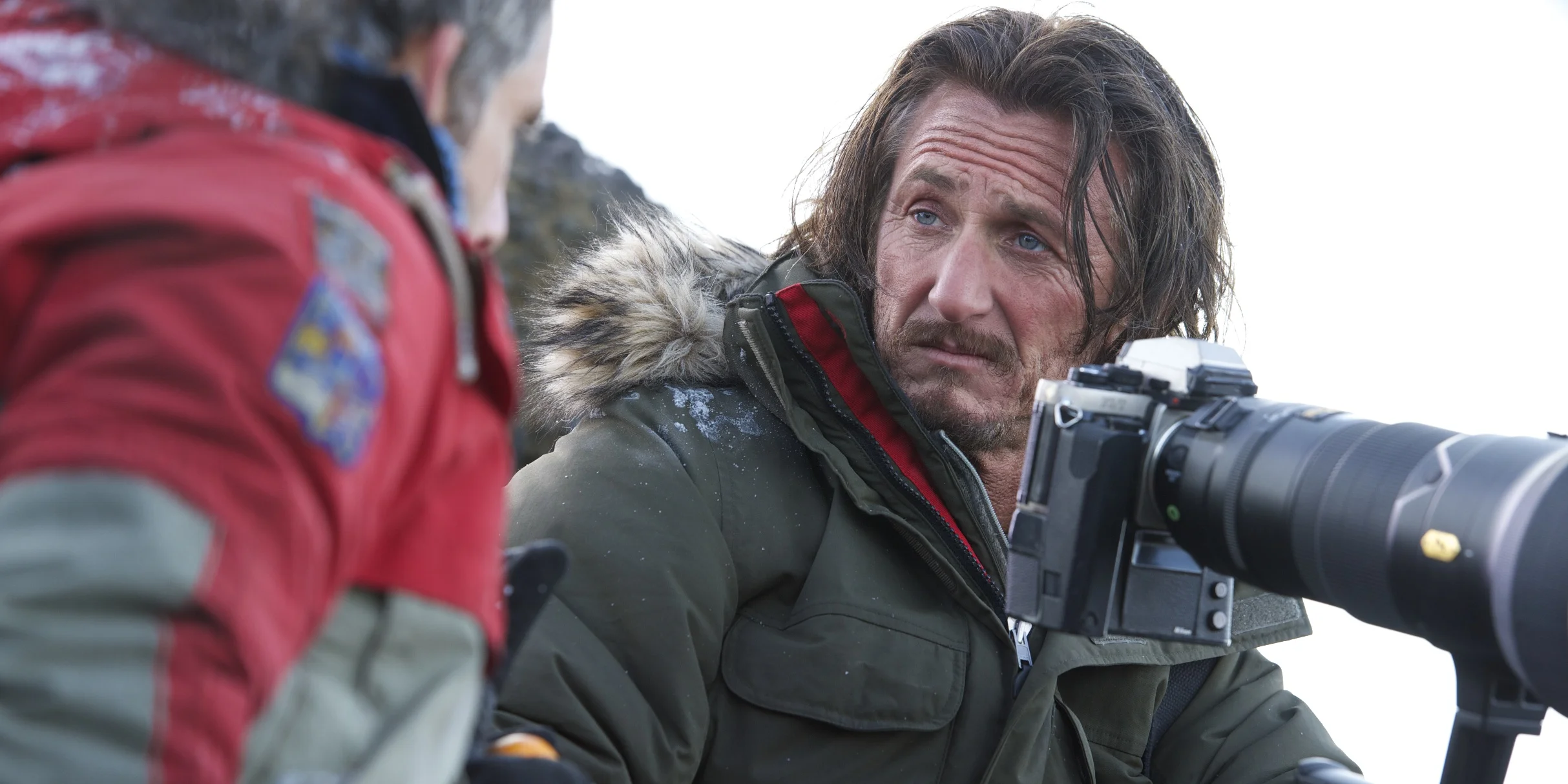 Senn Penn as Sean O'Connell as he first meets Walter Mitty in The Secret Life of Walter Mitty (2013)