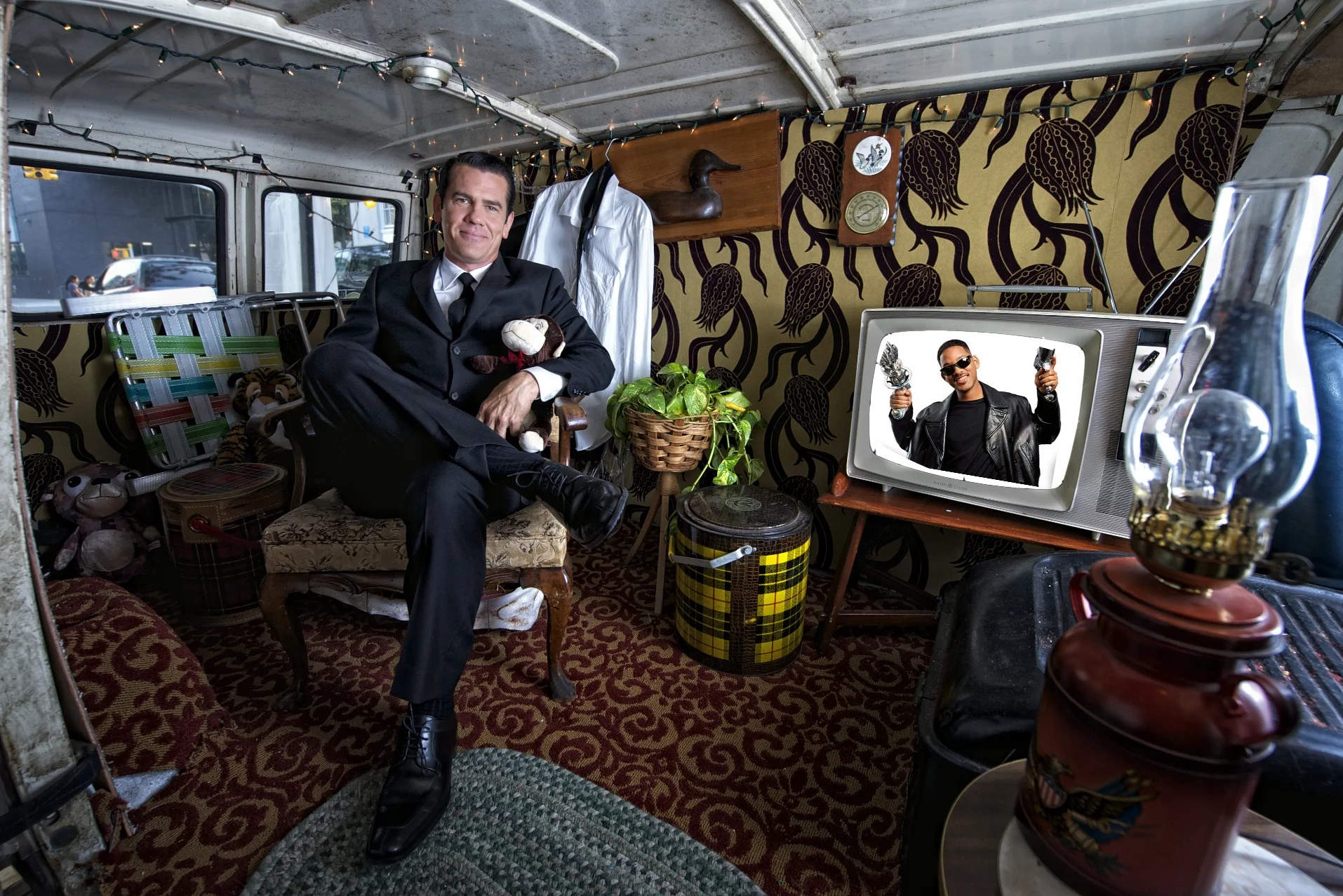 Josh Brolin was given his own custom trailer on the set of Men in Black 3 (2012)