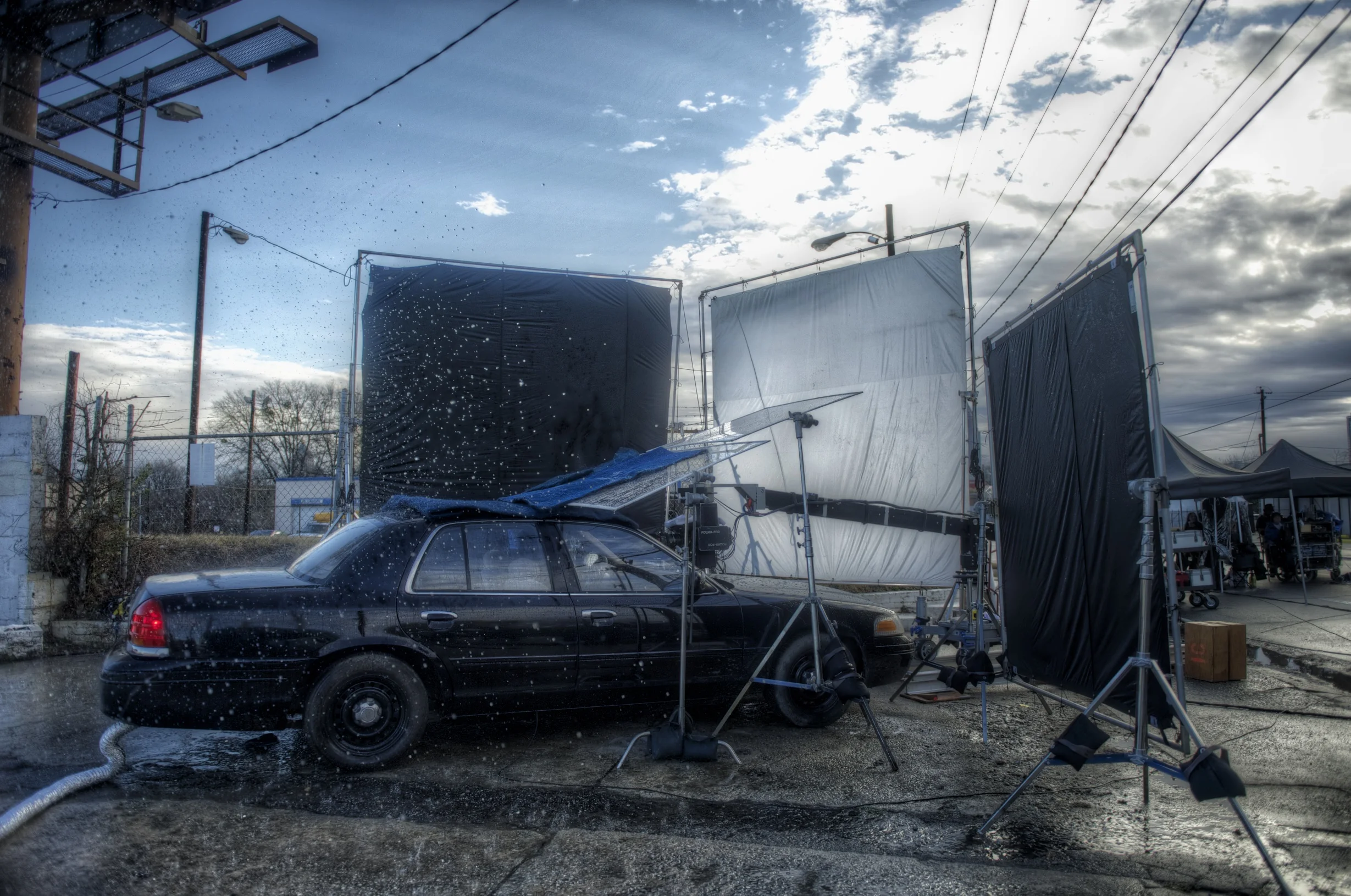 Shooting inside of a car as Dover crosses the street from Detective Loki's pov in Prisoners (2013)