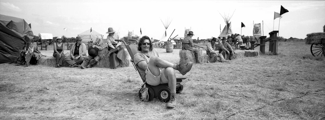 On-set greens man Pedro Barquin on the set of True Grit (2010)
