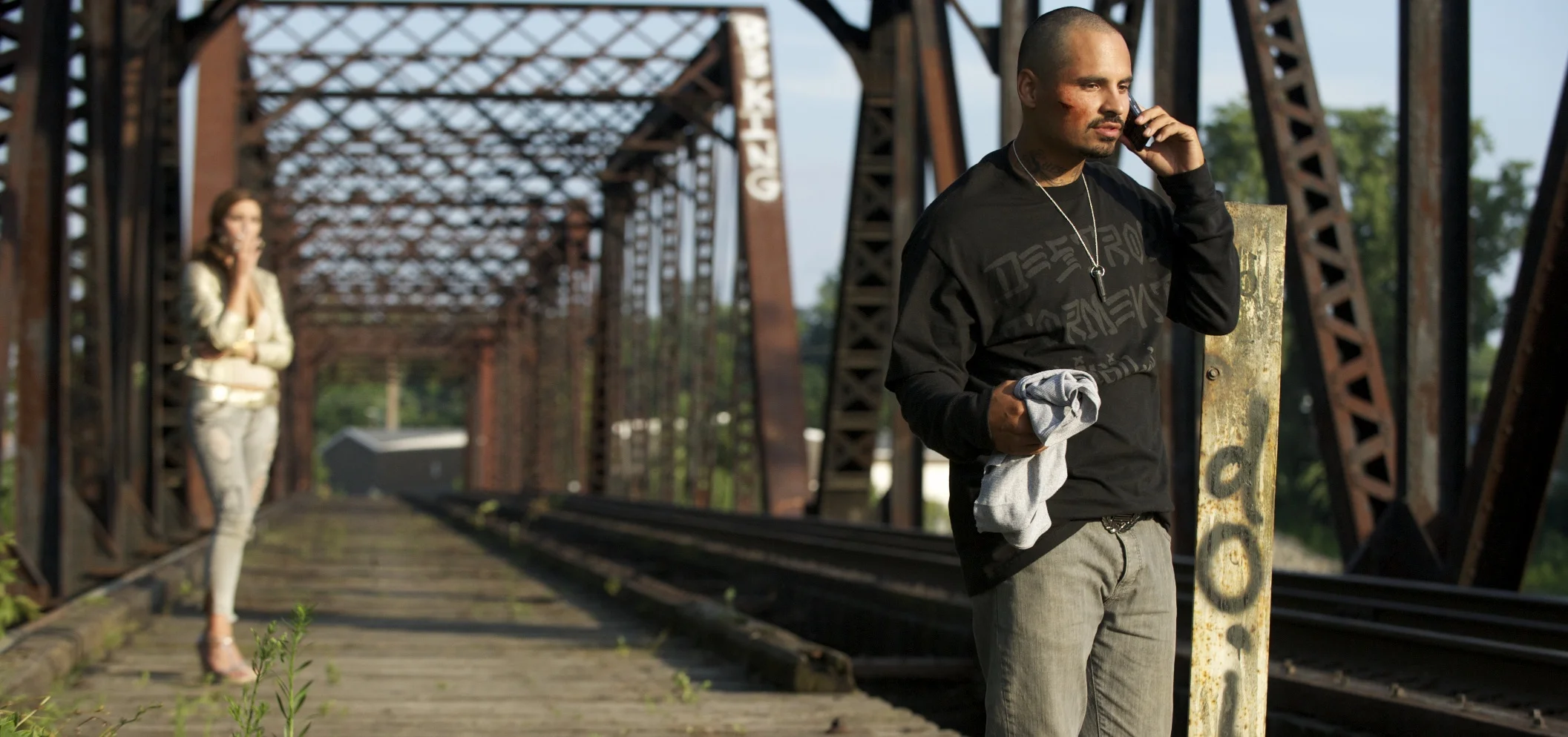 Michael Peña as Chango making demands in 30 Minutes or Less (2011)