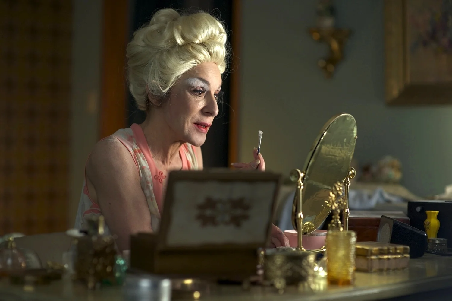 Jeannie Berlin as Aunt Reet in Inherent Vice