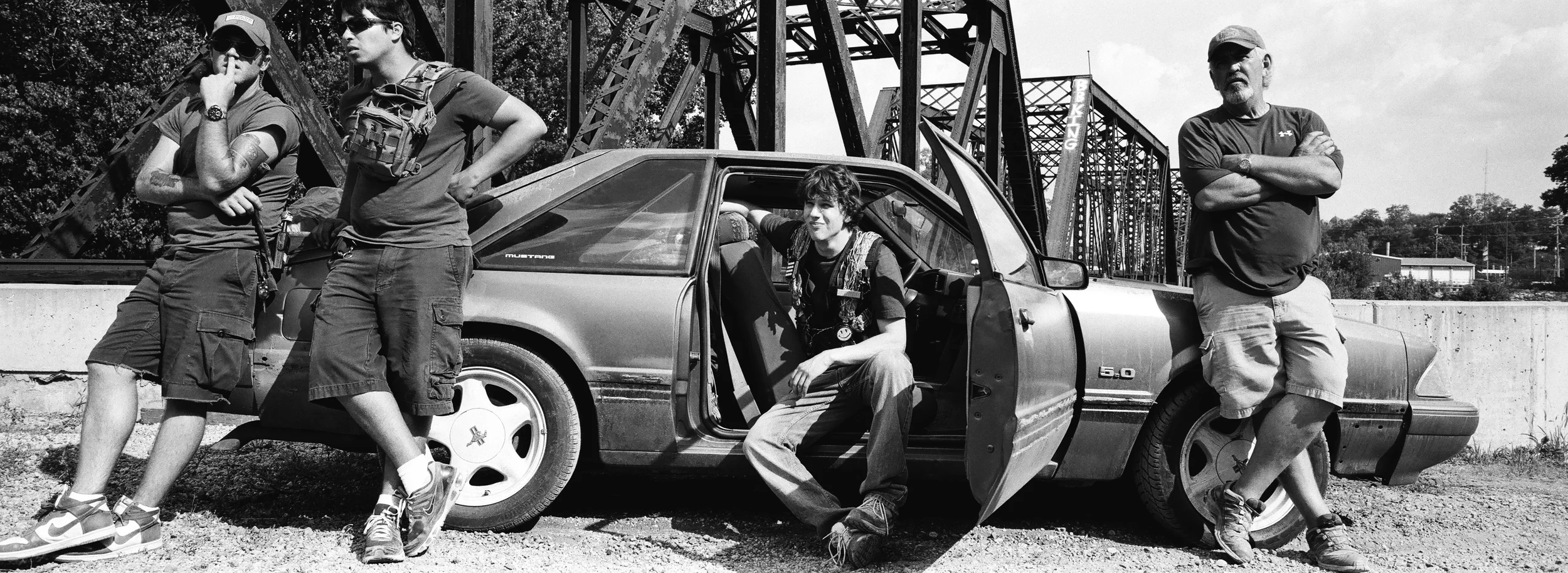 Jesse Eisenberg waits in his ride on the set of 30 Minutes or Less (2011)