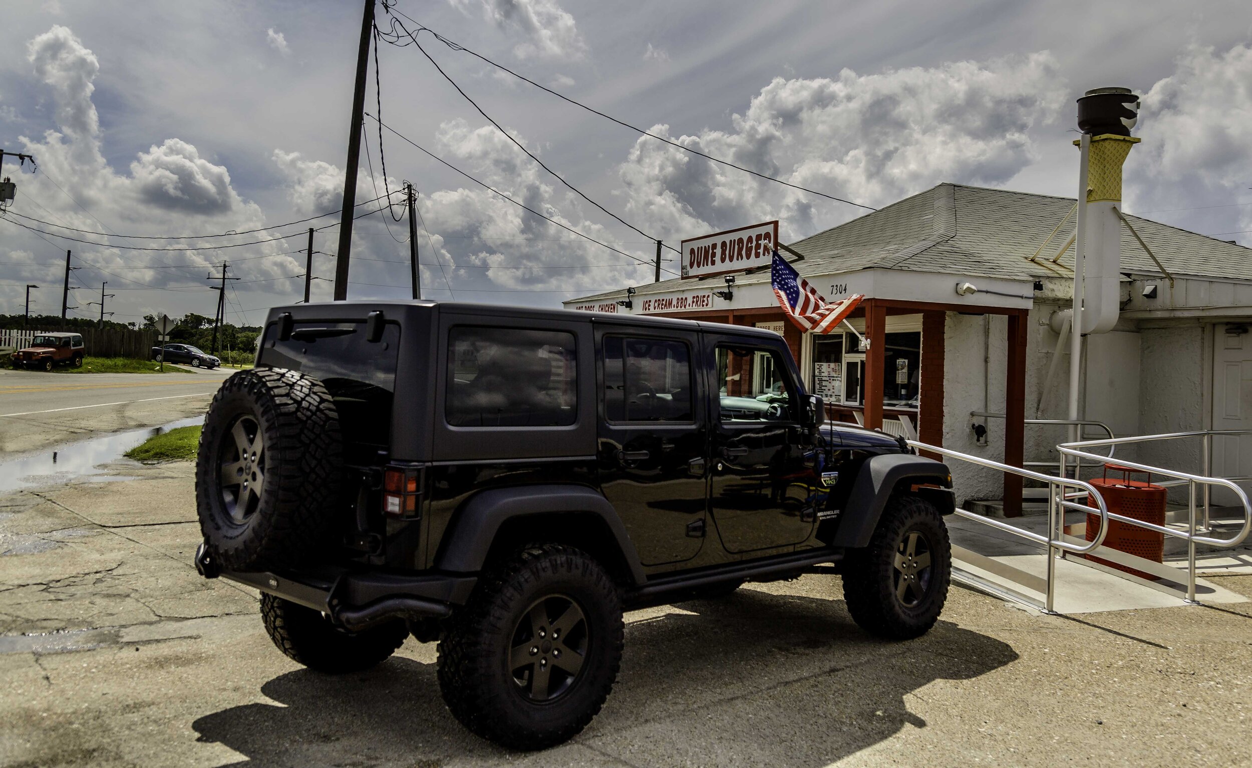 Jeep at Dune Burger 9-13-15-1.jpg
