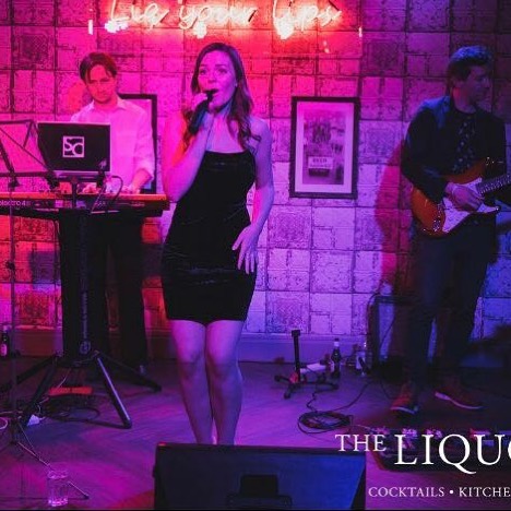 Last summer we were regulars at The Liquorist in Chelmsford. Lots of fun performing to crowds of people who really know how to party! @gemmaannebarnes #essex #partytime #thesupremecollective #clubband #pubband #functionband #livemusic #theliquorist #chelmsford #trio #uk