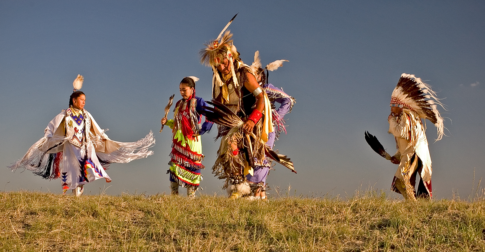 Народы северной америки индейцы. Индеец племени Дакота. Племя Лакота индейцы. Южная Дакота индейцы. Северная Дакота индейцы.