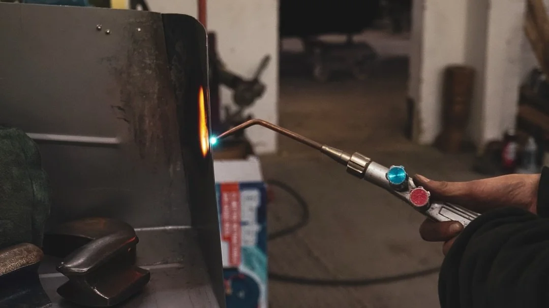 Tools down for the Easter break. Hope everyone has a wonderful long weekend 🗜️⚒️🛠️

#coachbuilder #coachbuilding #gaswelding #englishwheel #classiccars