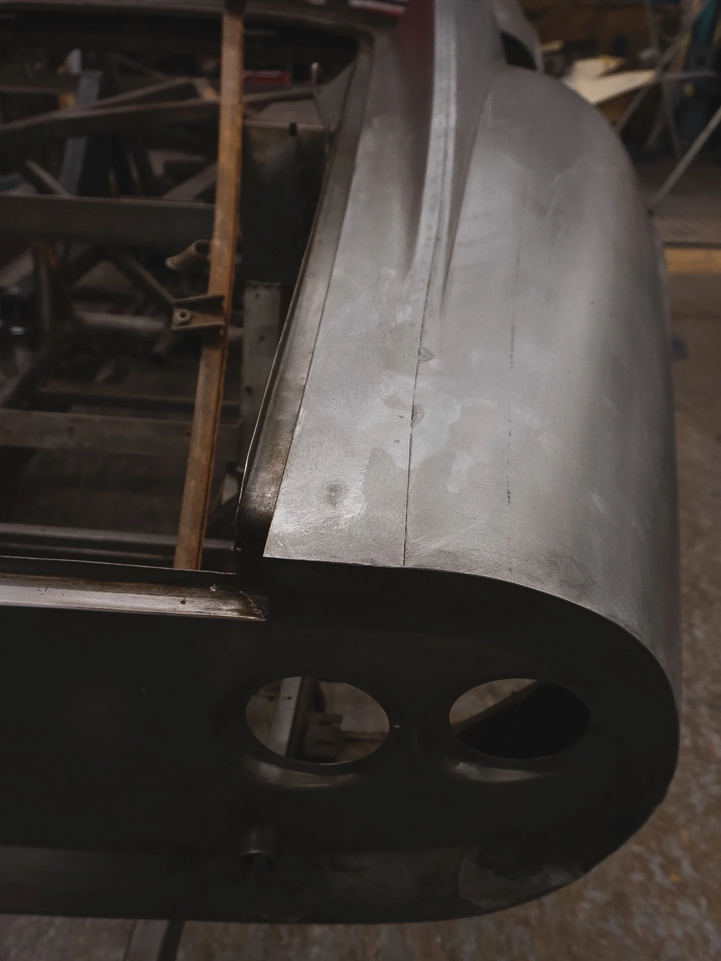 Factory welds on Ferrari Dino ✌🏻 to be left exactly where they are. 

#ferrari #ferraridino #ferrari246dino #coachbuilder #classiccars