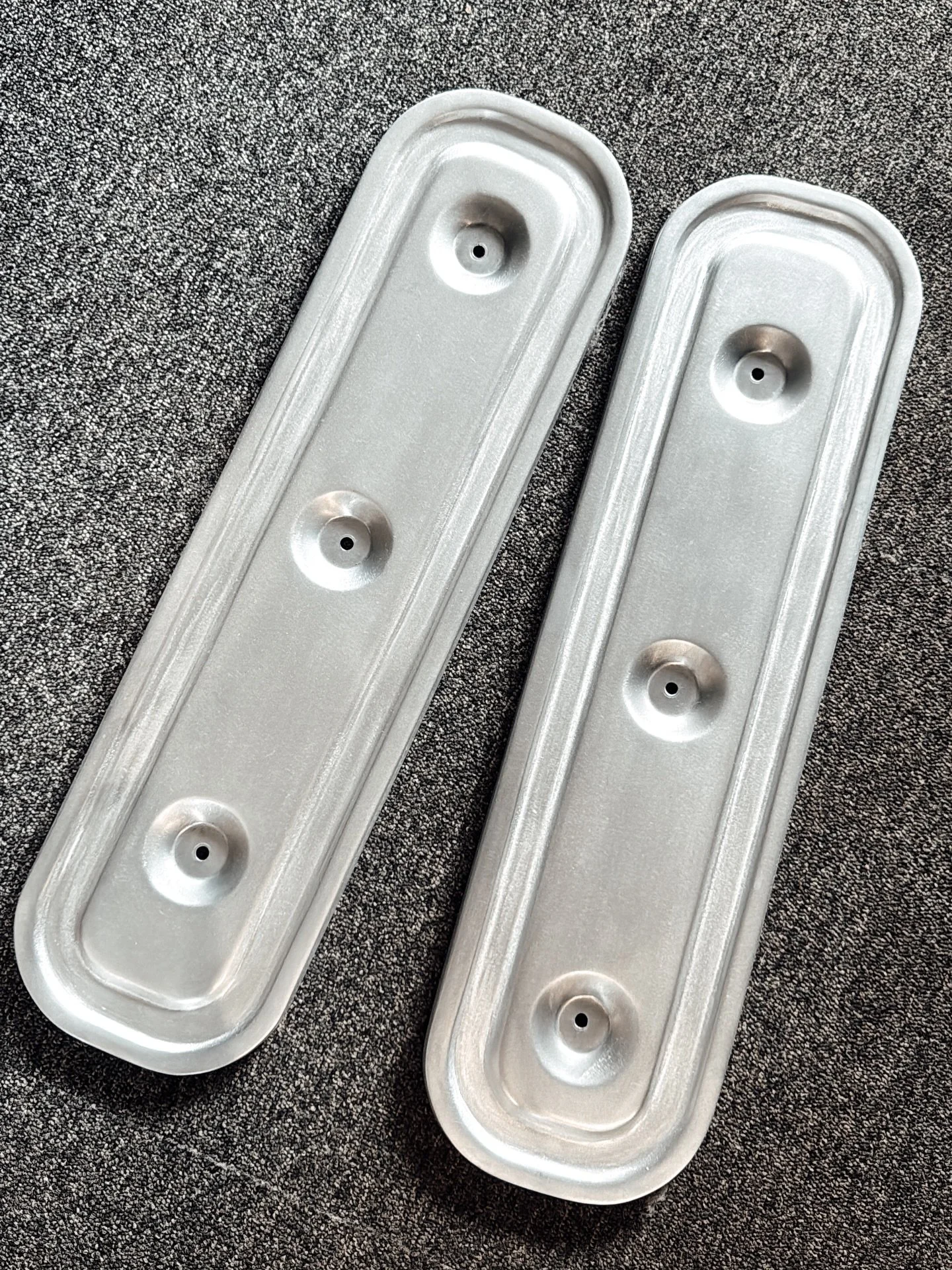 A set of Ferrari 365 BB air-filter tops hand made from originals in polished aluminium. Meant to put these on eBay. Anyone restoring one?
#ferrari365bb #ferrari365gt4bb #coachbuilder #classicferrari #ferrariparts